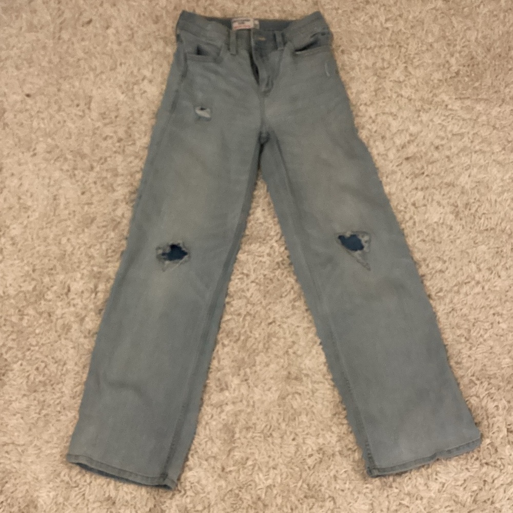 Abercrombie kids (FAKE RIPPED, THERES BUILT-IN PADDING BEHIND THE HOLES)